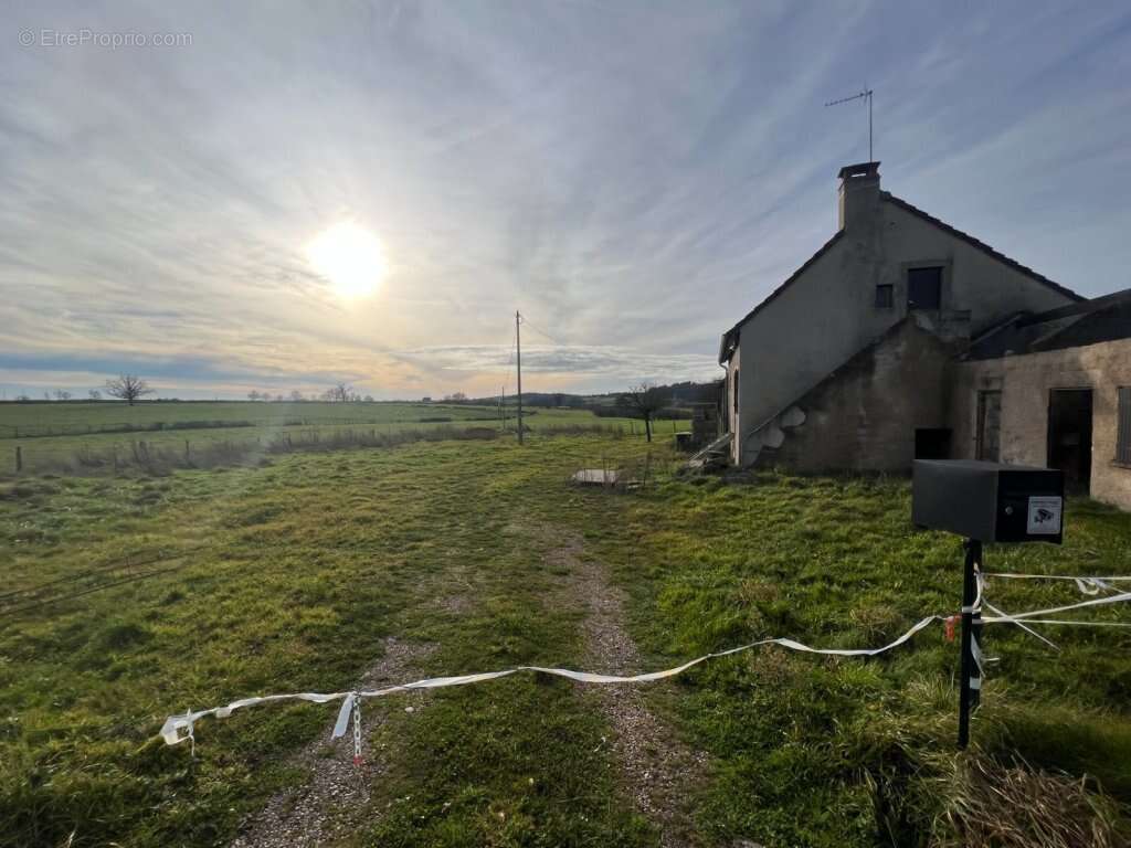 Maison à SAINT-PIERRE-DE-VARENNES