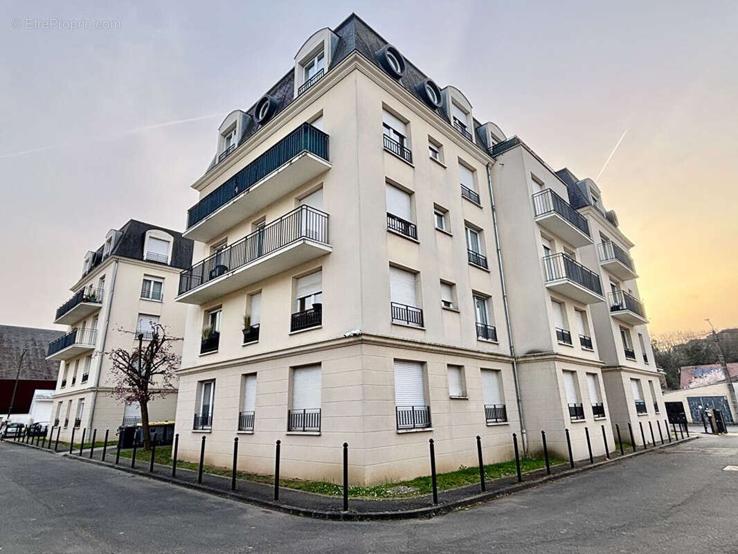 Appartement à CORBEIL-ESSONNES