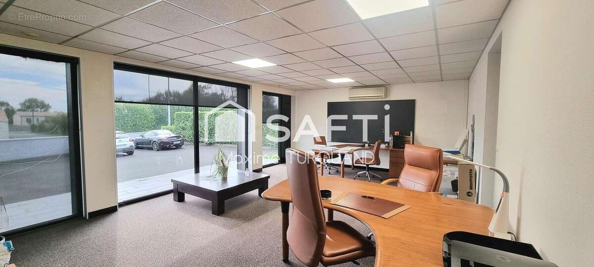 Photo 8 - Commerce à MAZIERES-EN-GATINE