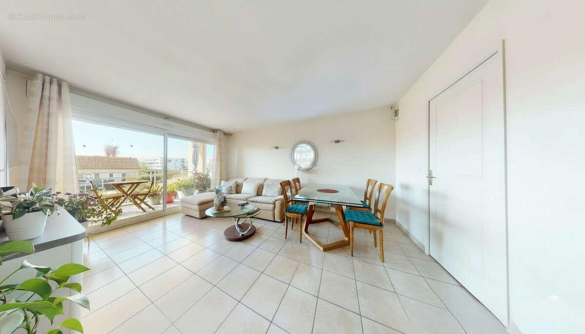 Appartement à FREJUS