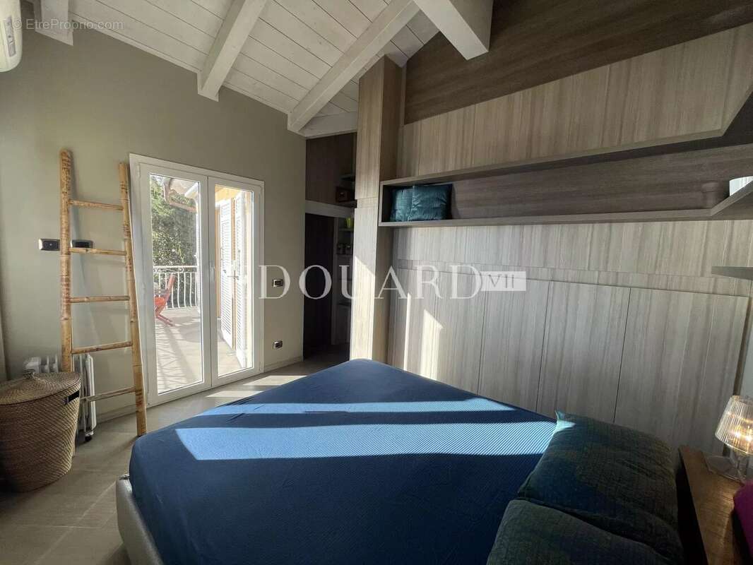 Appartement à ROQUEBRUNE-CAP-MARTIN