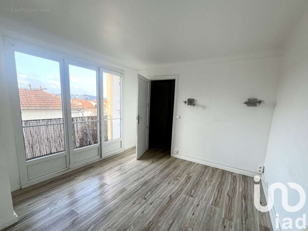 Photo 2 - Appartement à VIRY-CHATILLON