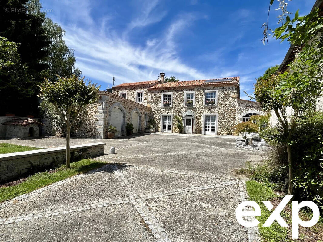 Maison à SAINT-LAURENT-DE-NESTE