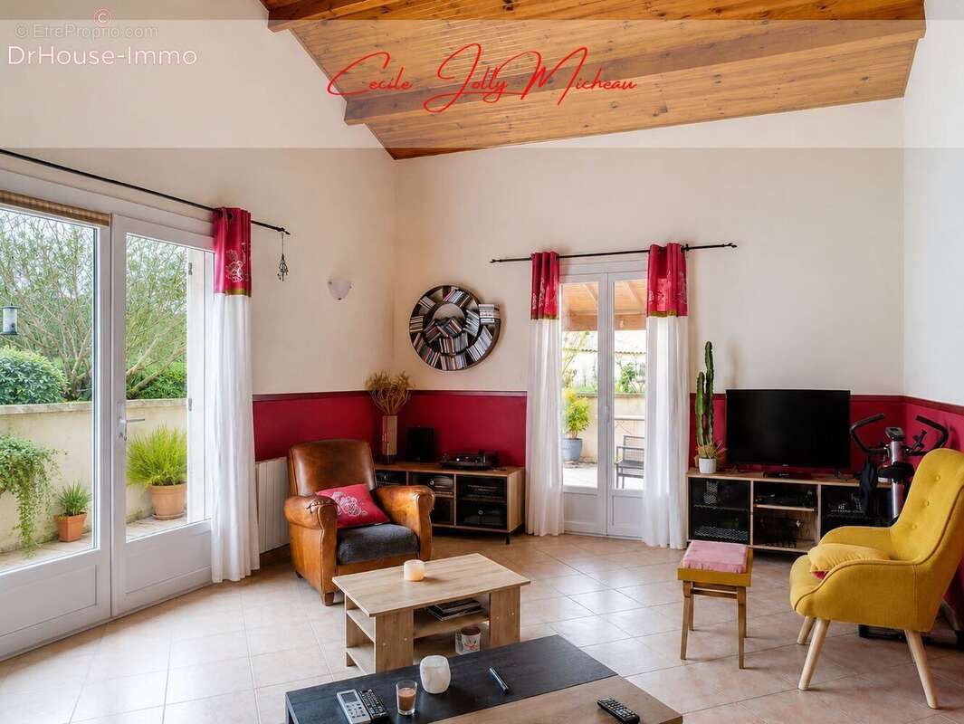 Maison à SAINT-BONNET-SUR-GIRONDE