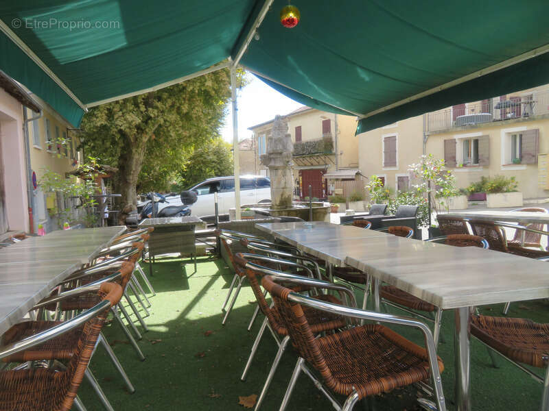 Commerce à THOARD