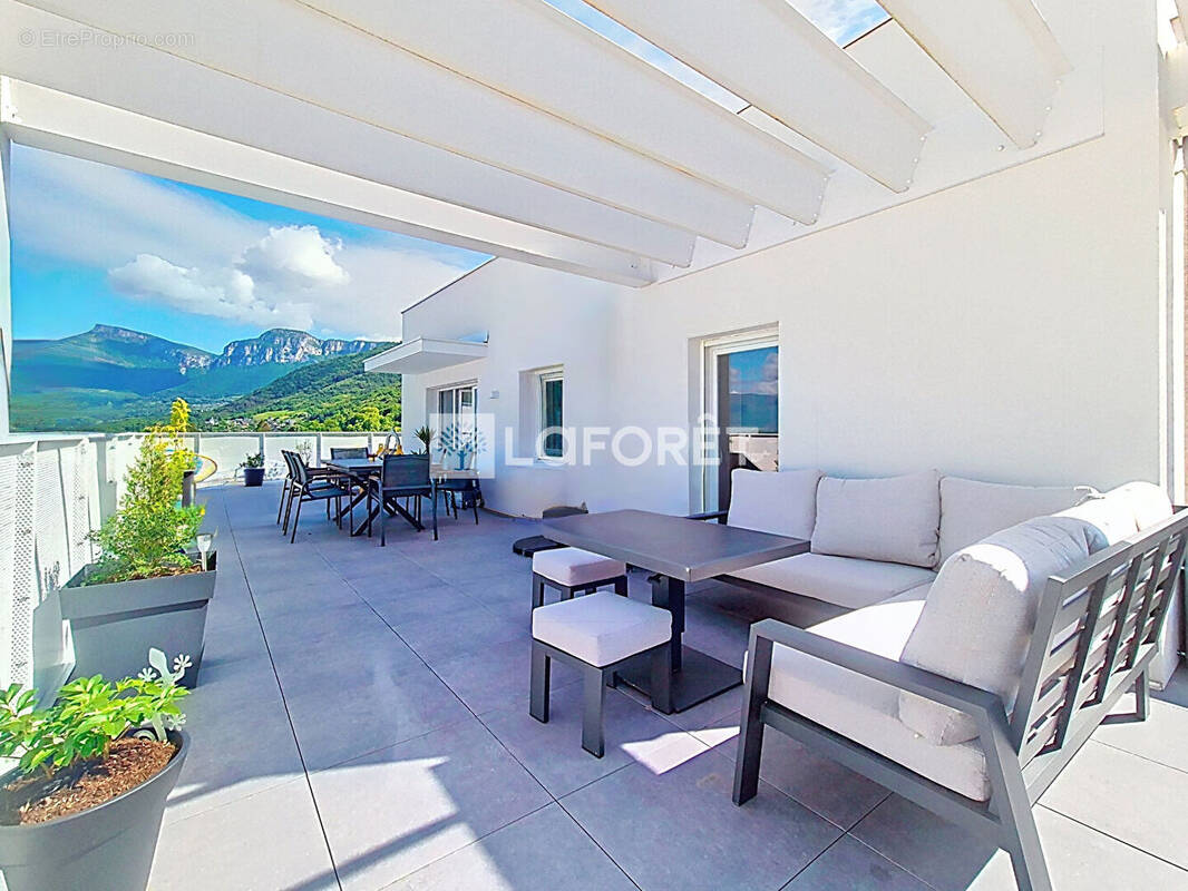 Appartement à CHALLES-LES-EAUX