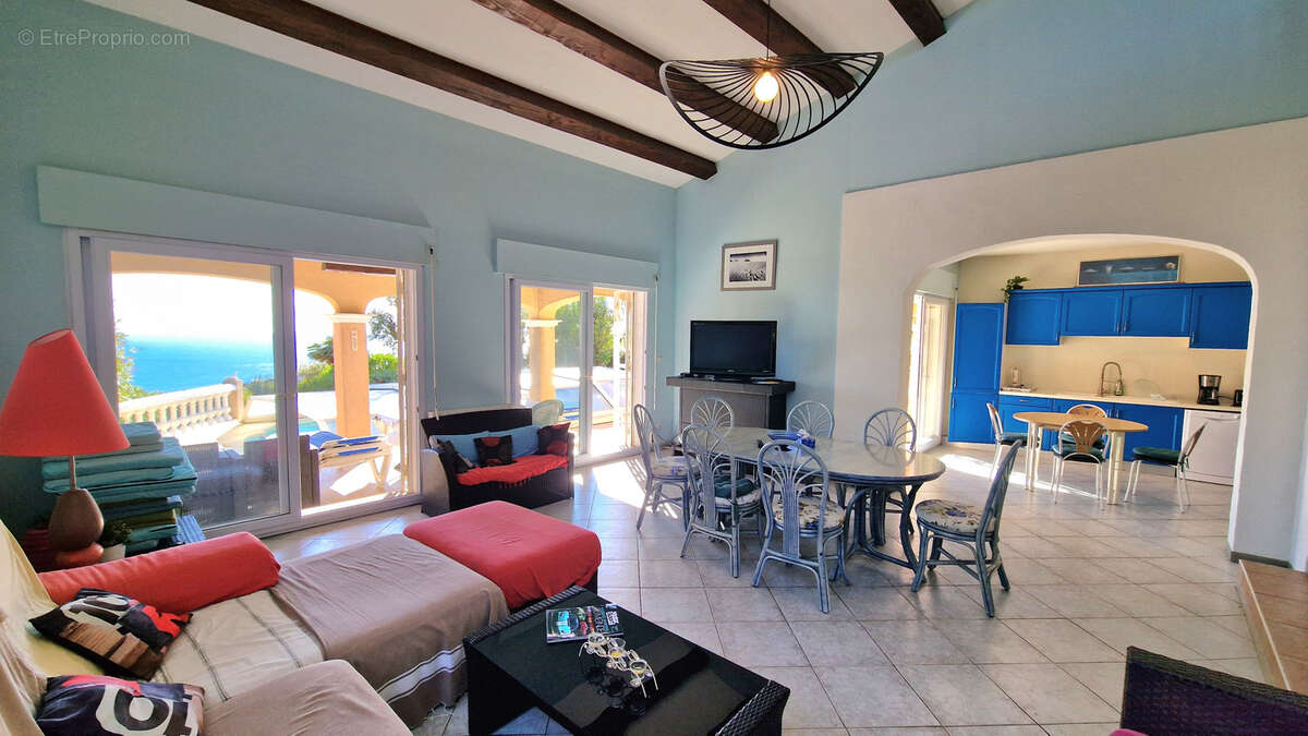 Maison à LES ISSAMBRES