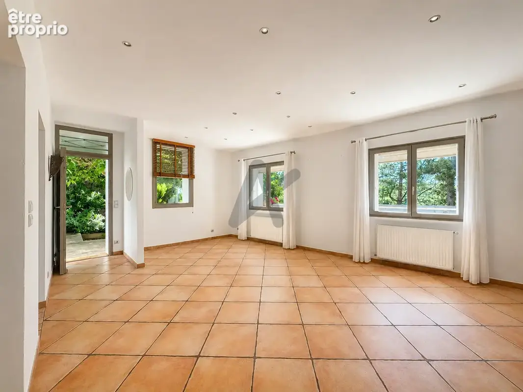 Maison de charme à Limonest quartier Saint André. - photo 3