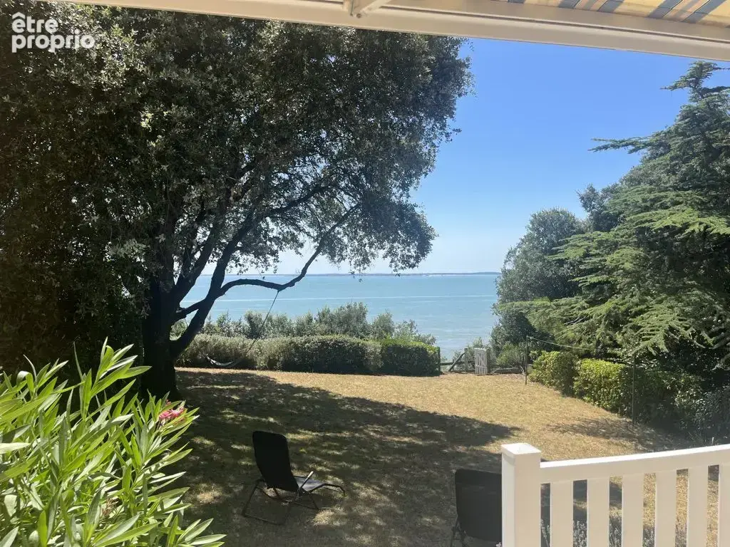Maison à MESCHERS-SUR-GIRONDE