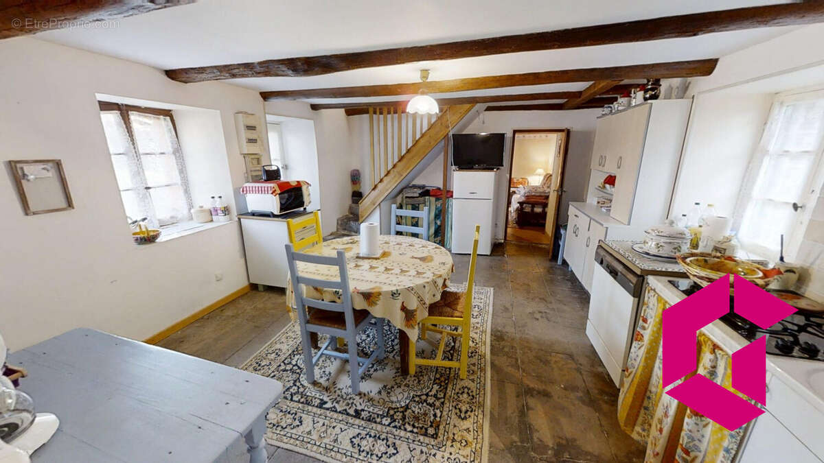 Maison à SAINT-GEORGES-D'AURAC