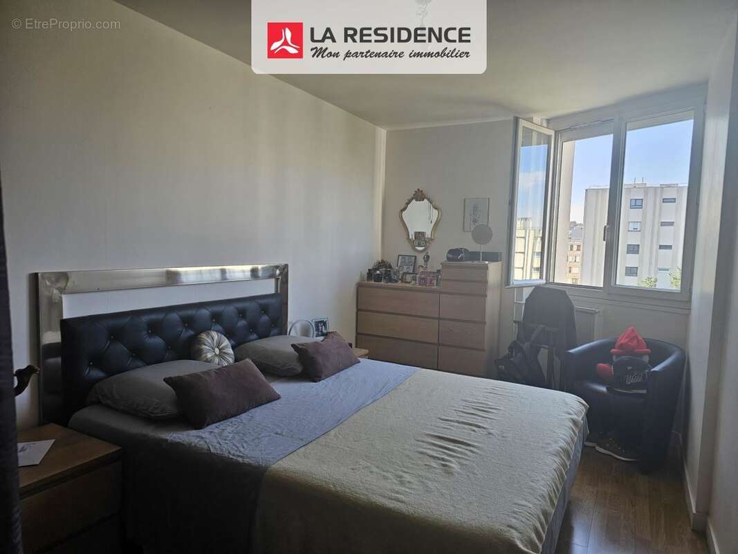 Appartement à SARTROUVILLE