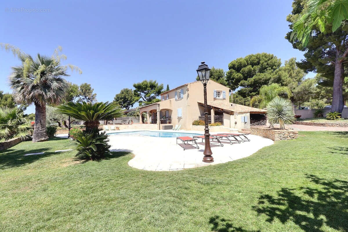 Maison à LA CADIERE-D'AZUR