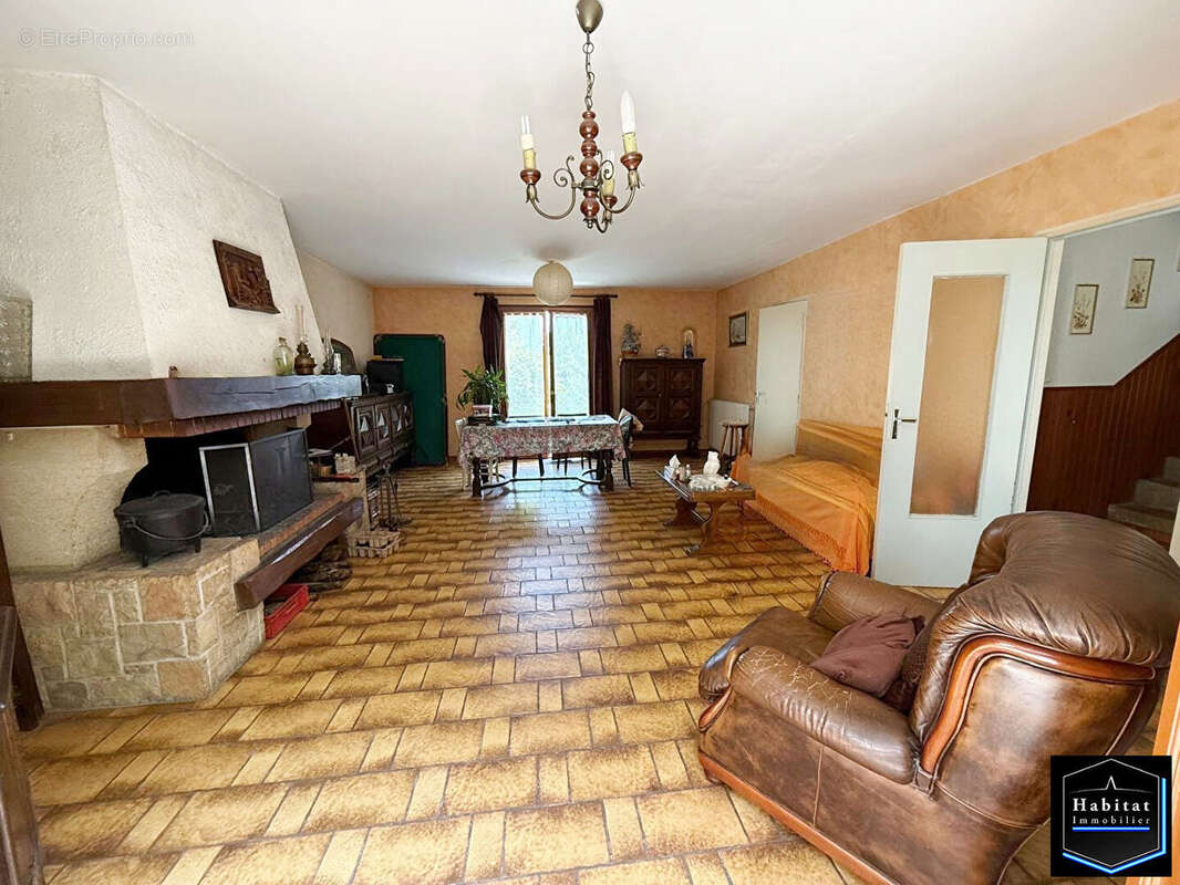 Maison à OISSERY