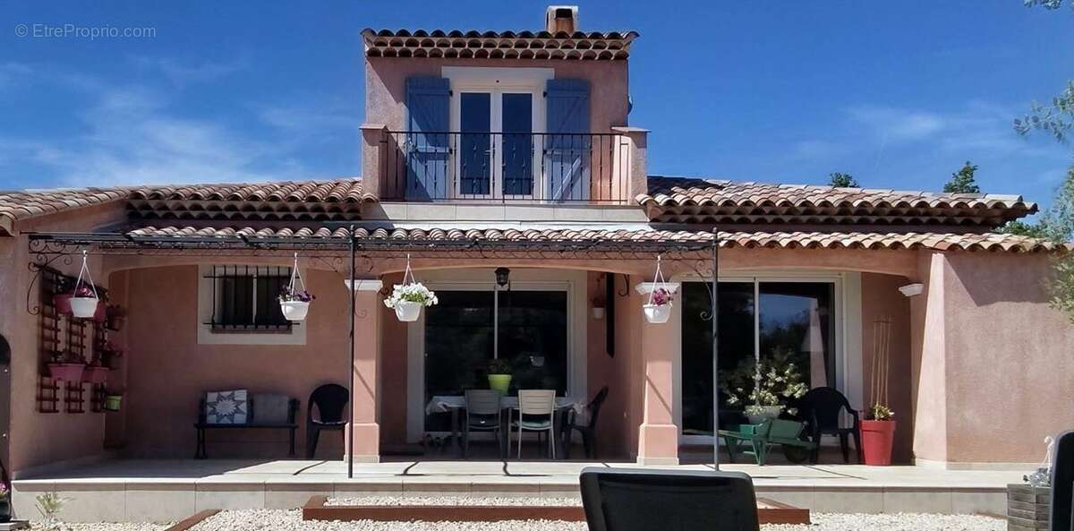 Maison 7 pièces 133 m² à vendre à Regusse (83630) - photo 2