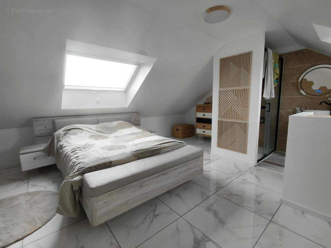 Maison 4 à 5 chambres totalement rénovée avec jardin - photo 5