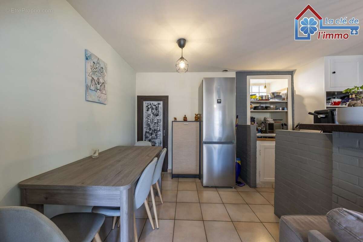 Maison à CHEVRY-COSSIGNY