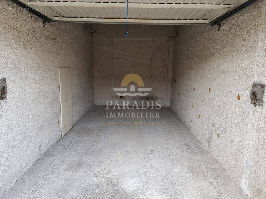 Garage fermé - Résidence sécurisée - Parking à NICE