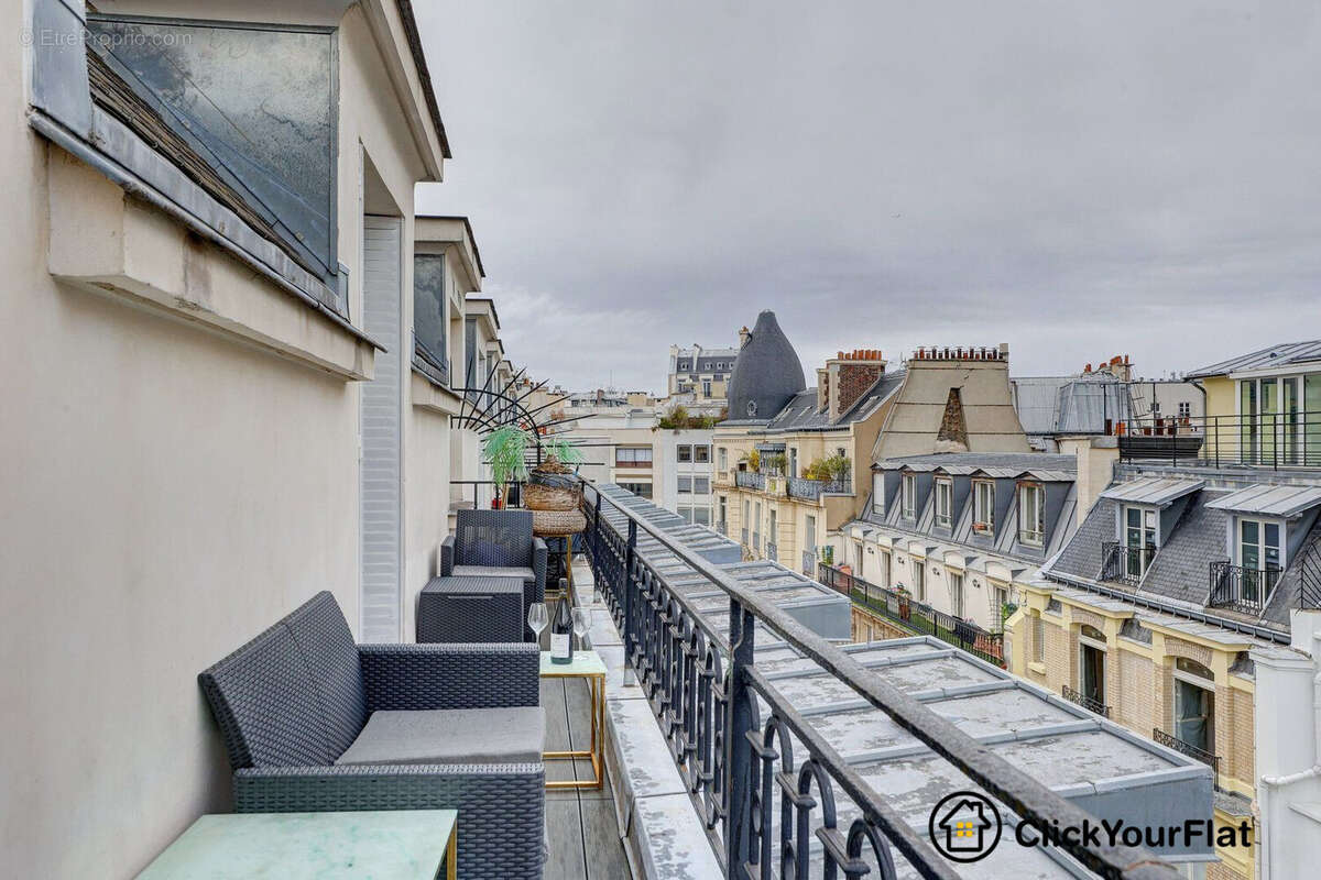 Appartement à PARIS-8E