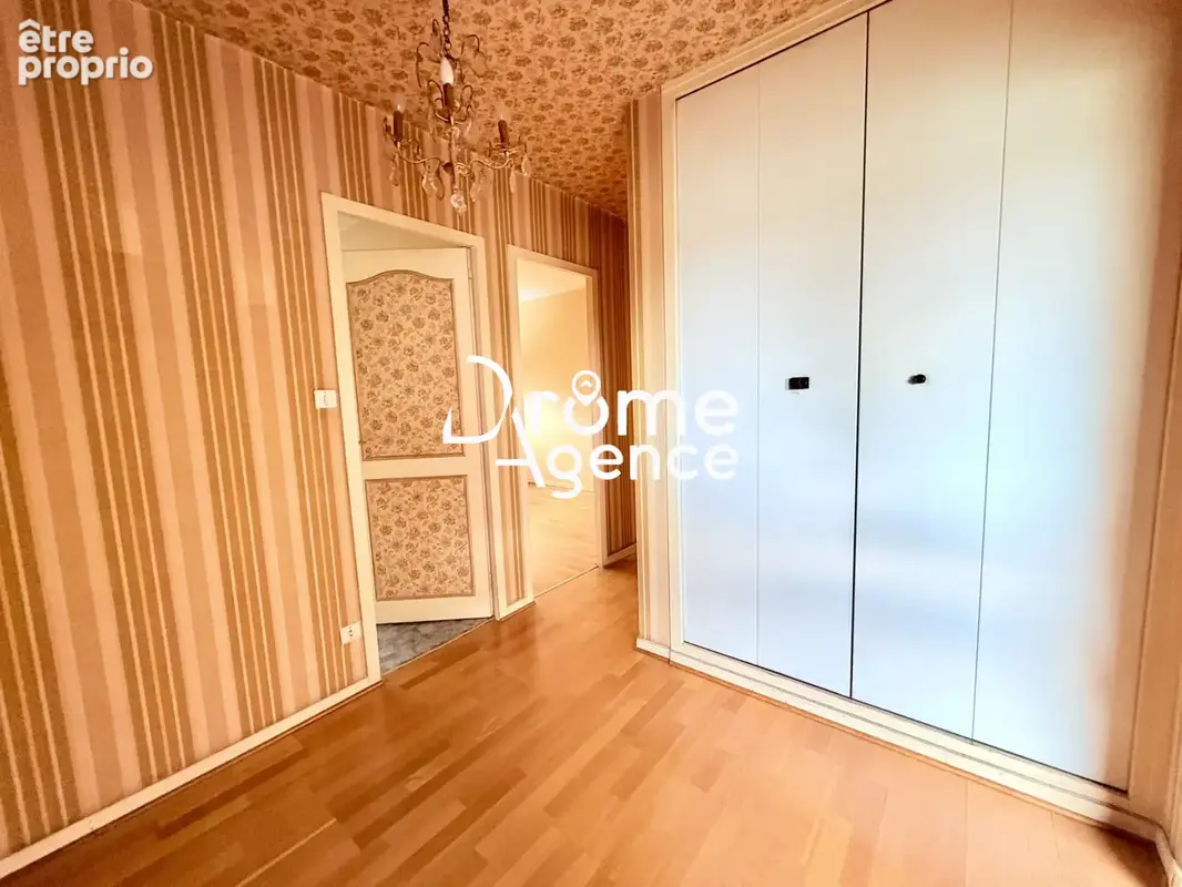 Appartement 4 pièces 93 m² à vendre à Valence (26000) - photo 3