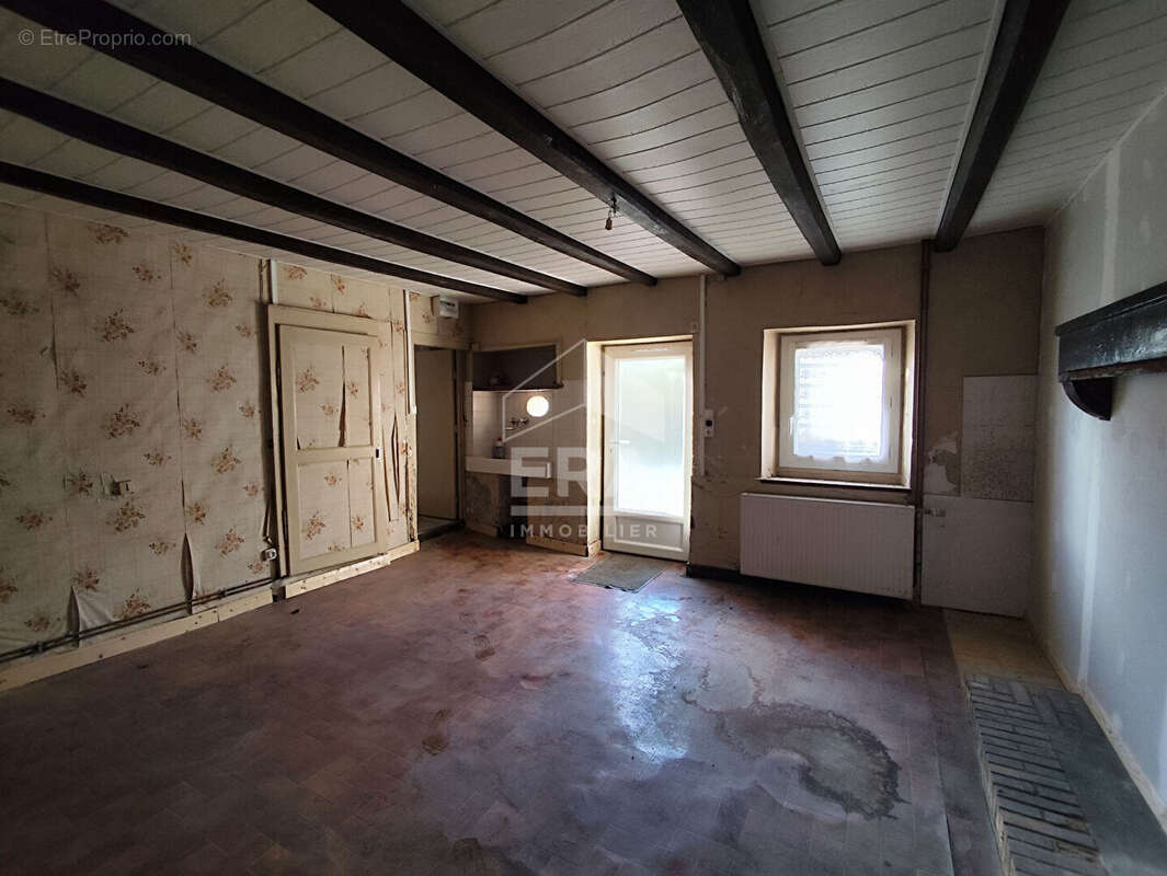Maison 56 m² à Savigne  - photo 3