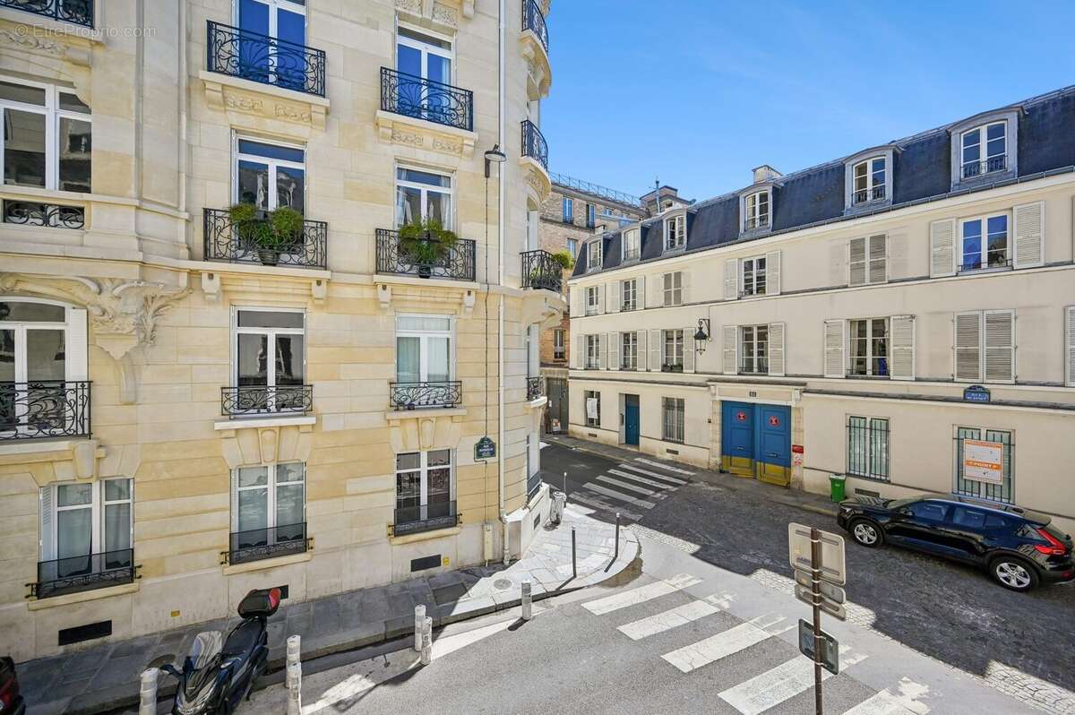 Appartement à PARIS-7E