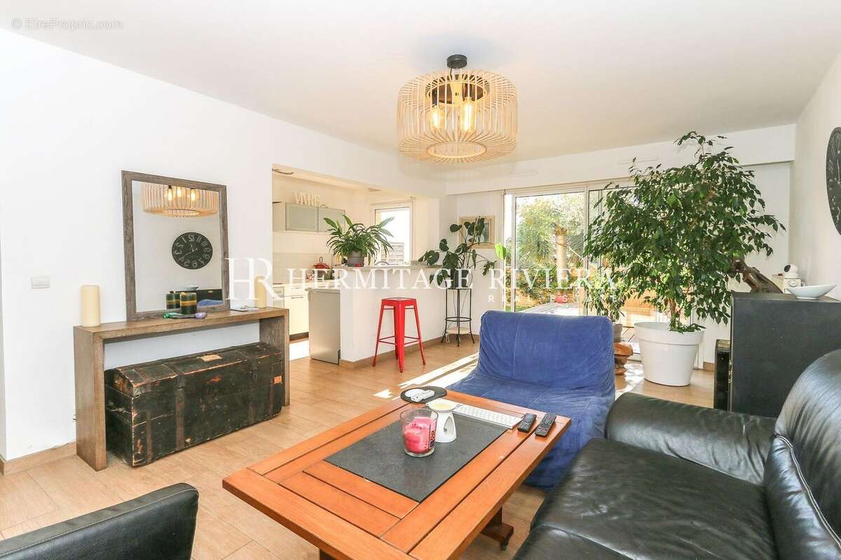Appartement à EZE