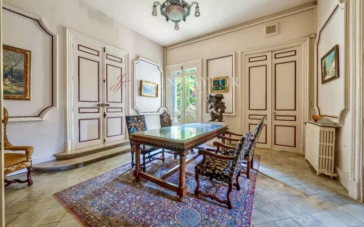 Hôtel particulier en plein cœur de L’Isle-sur-la-Sorgue,. - photo 8