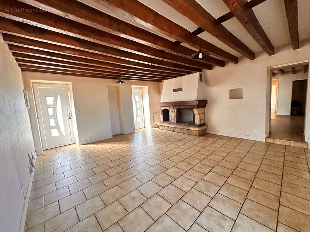 Maison familiale rénovée de 129,20 m² avec 4 chambres, dépendance et terrain de 1 553 m² ? Menetou-Salon - photo 2