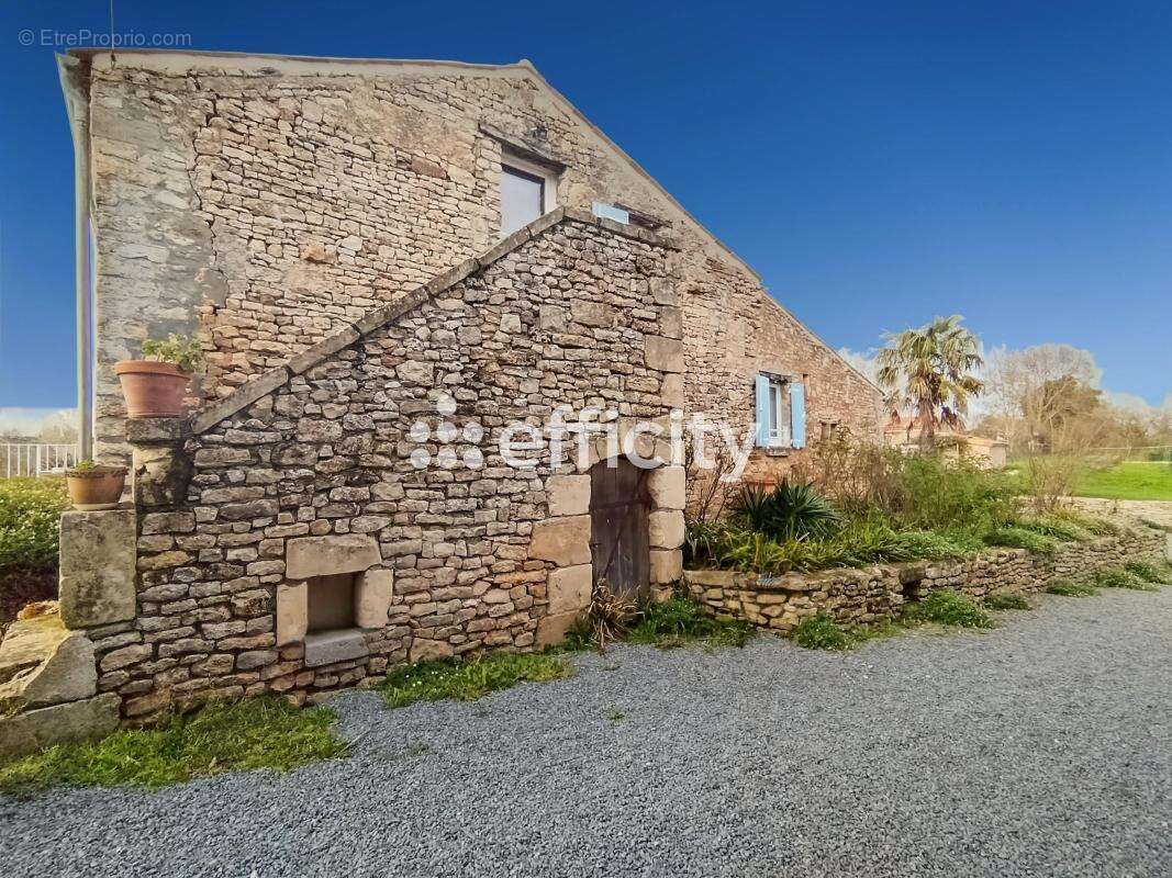 Maison à NIEUL-SUR-L&#039;AUTISE