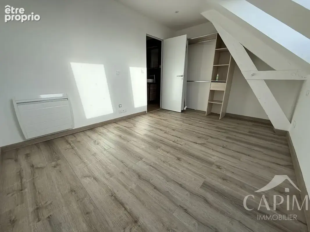 Appartement Fougeres Centre Ville en duplex 4 pièce(s) - 97.94M² HAB- 5 Pièces - 3Ch. + Bureau- Cave-136,12M² au sol - photo 9