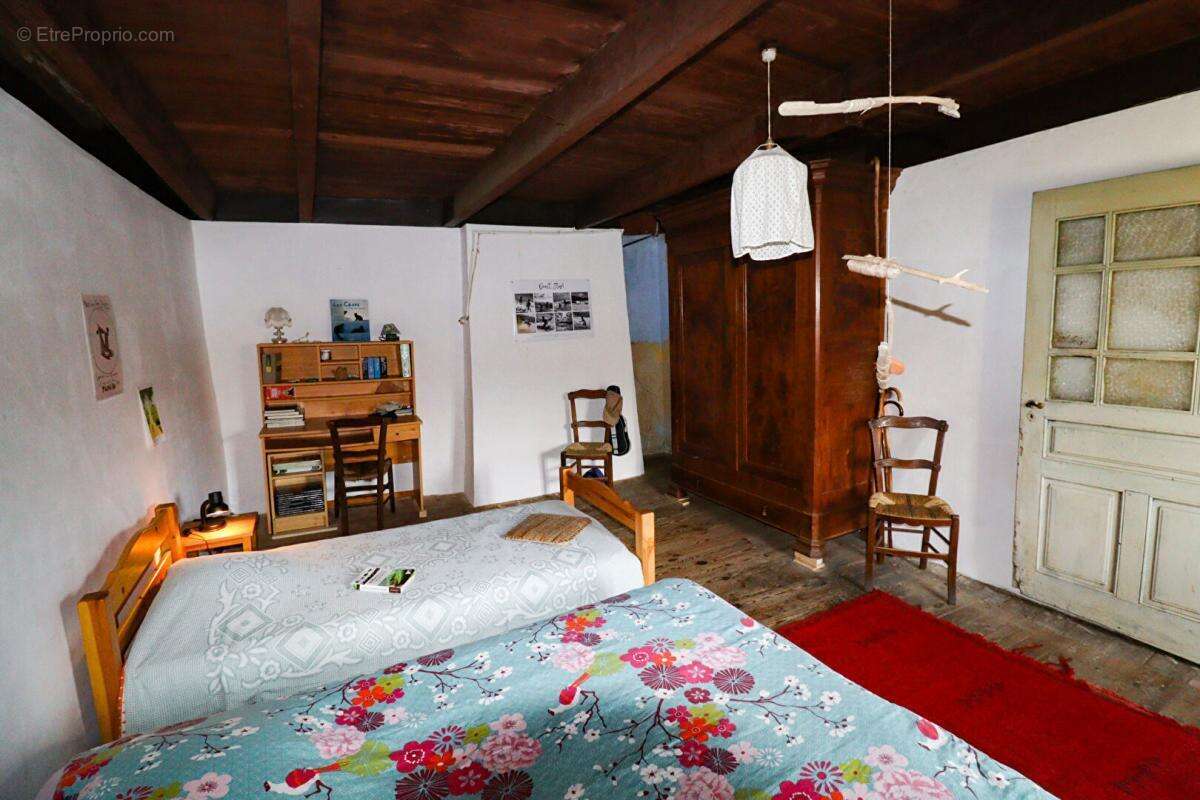 Maison à CASTELNAU-DE-BRASSAC