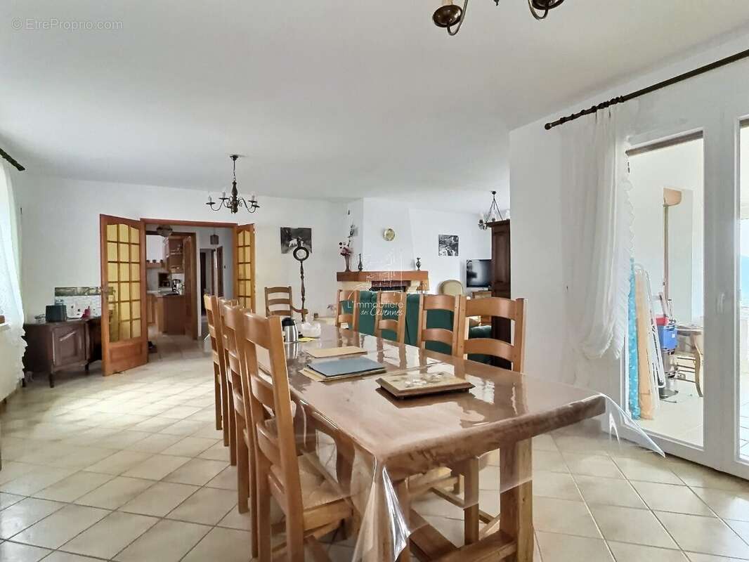 Maison à AVEZE