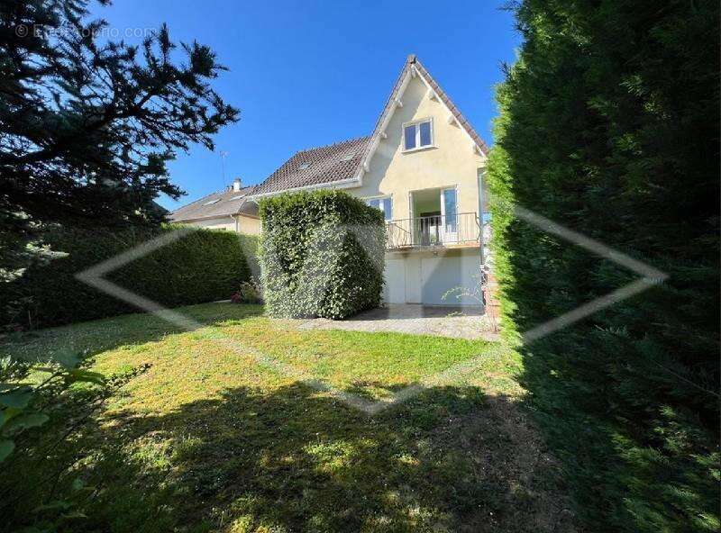 Maison à QUINCY-SOUS-SENART