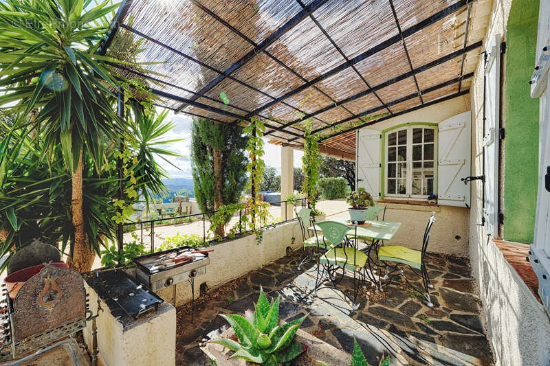 Maison à LA GARDE-FREINET