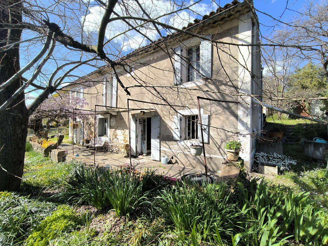 Maison de caractère avec jardin arboré de 1 150 m2   Centre de Saint-Christol-lès-Alès - photo 2