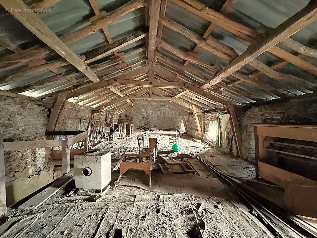 Maison à MONTREJEAU
