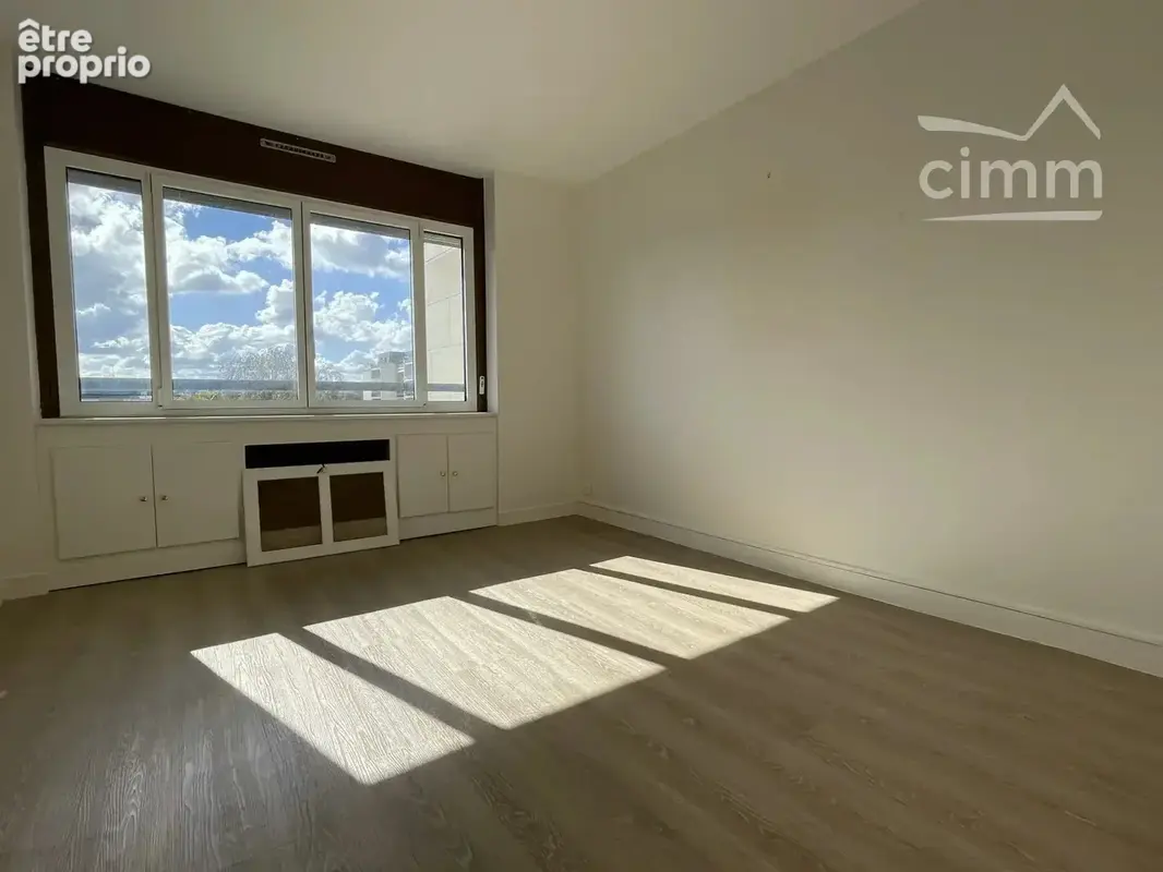 Vue panoramique pour ce T4 avec loggia dans résidence recherchée - photo 14