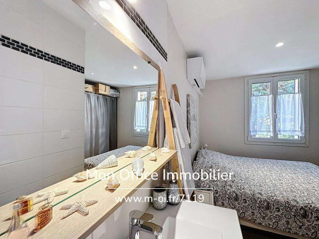 Référence : 7119-les. - maison de ville rénovée avec jardin et cave proche centre & commerces à cavalaire sur mer - photo 17