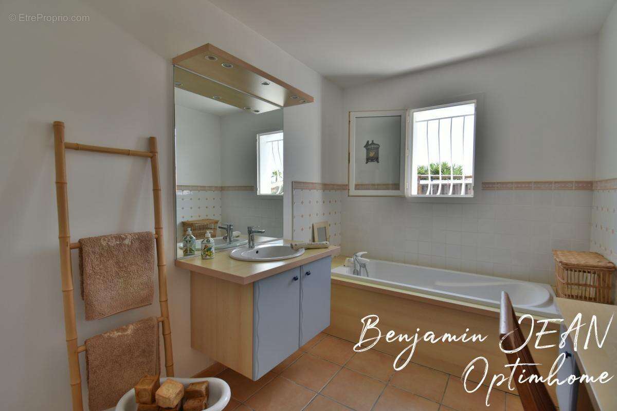 EN EXCLUSIVITÉ – Maison F4 de plain-pied avec piscine à Sérignan - photo 17