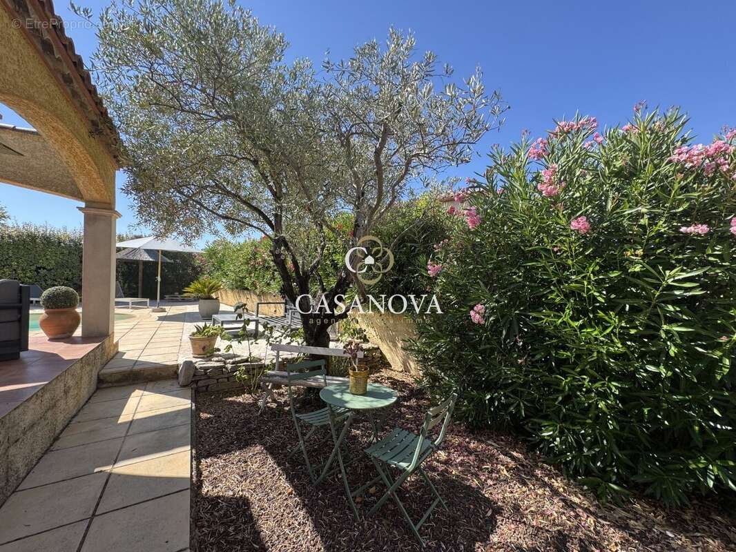 Villa familiale avec piscine  Cadre paisible proche mer - photo 5