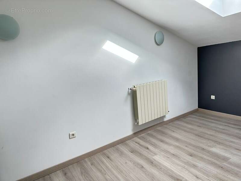 Maison de village, 5 pièces avec cour et garage VINON SUR VERDON (83) - photo 16