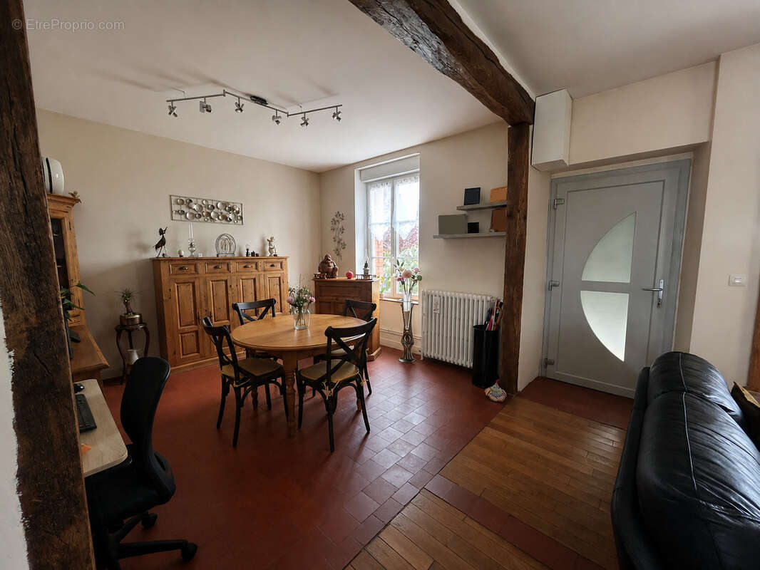 Maison ancienne rénovée avec cave, atelier, jardin - photo 4