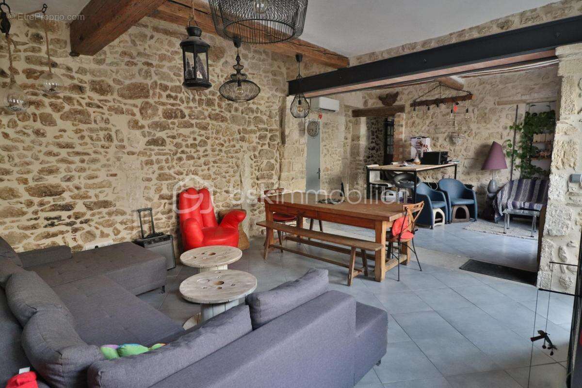 Maison de caractère de 185 m² – Terrasse de 22 m², pierres apparentes, loft et prestations de confort - photo 7