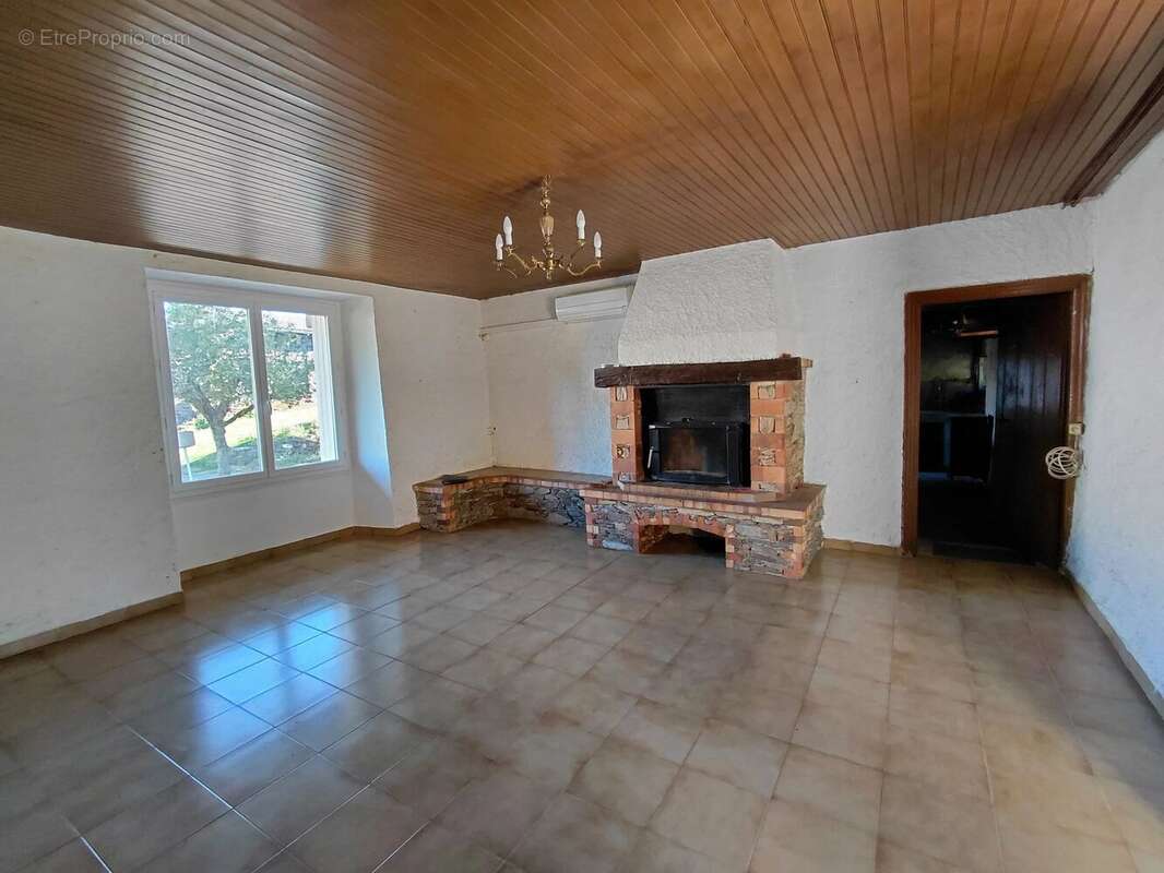 Maison à MIRANDOL-BOURGNOUNAC