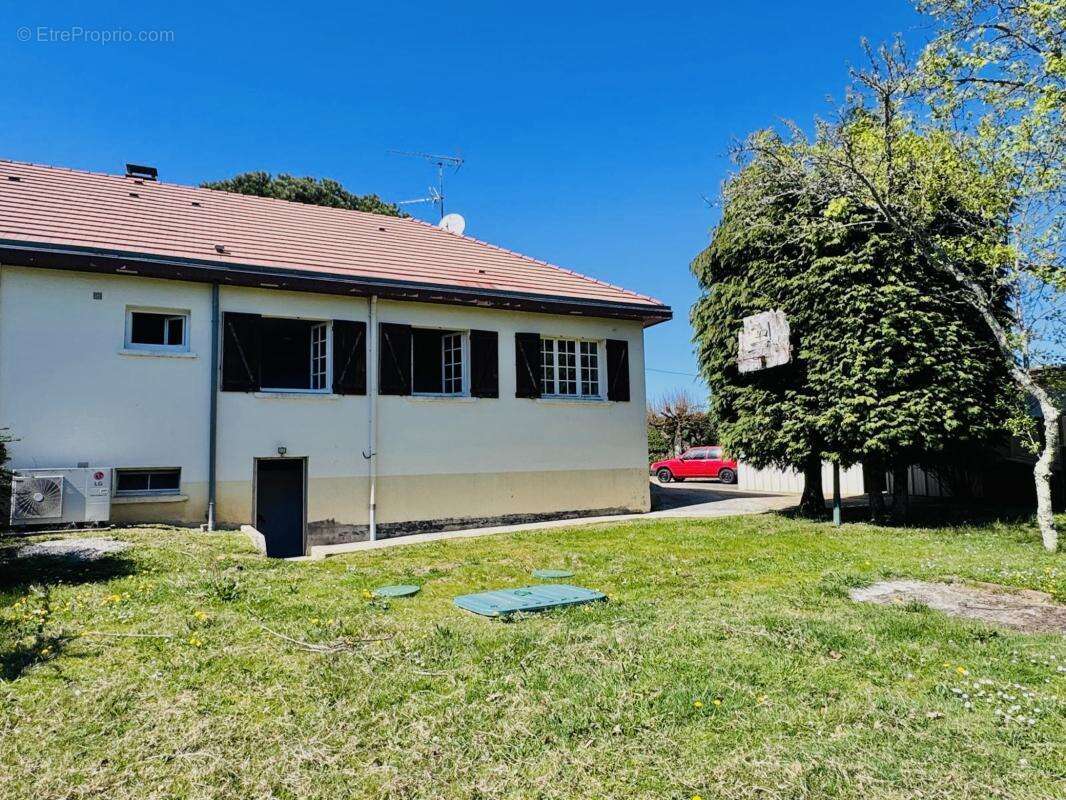 Maison à SAINT-JUST-LE-MARTEL