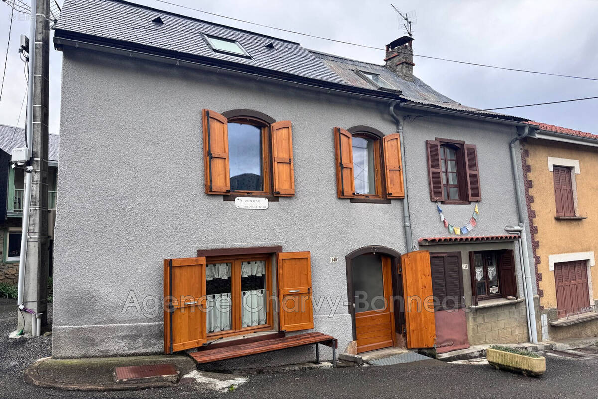 Maison à SENTENAC-D&#039;OUST