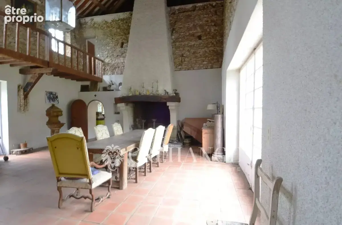 Domaine forestier de 29 ha avec bâtisse et dépendancesde 308 m². - photo 9