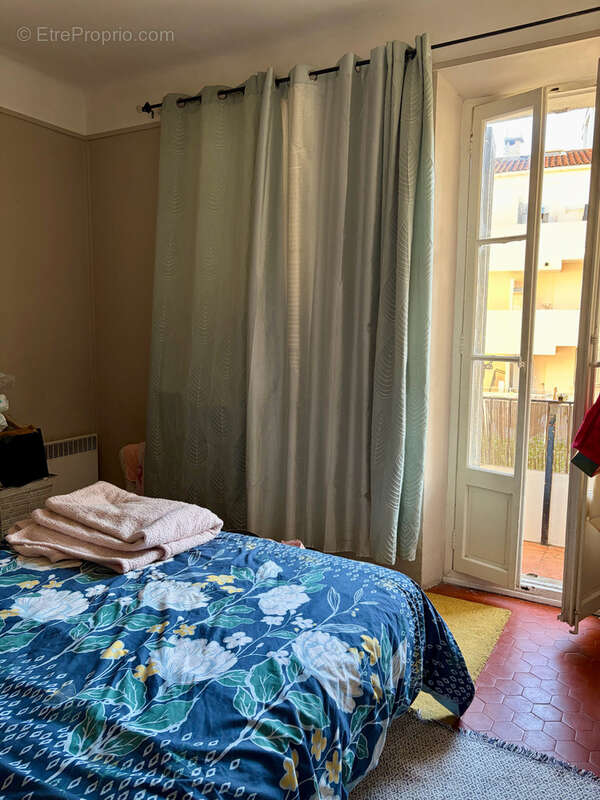 Toulon est champdemars type 2/3 loue - ideal investisseur - photo 3