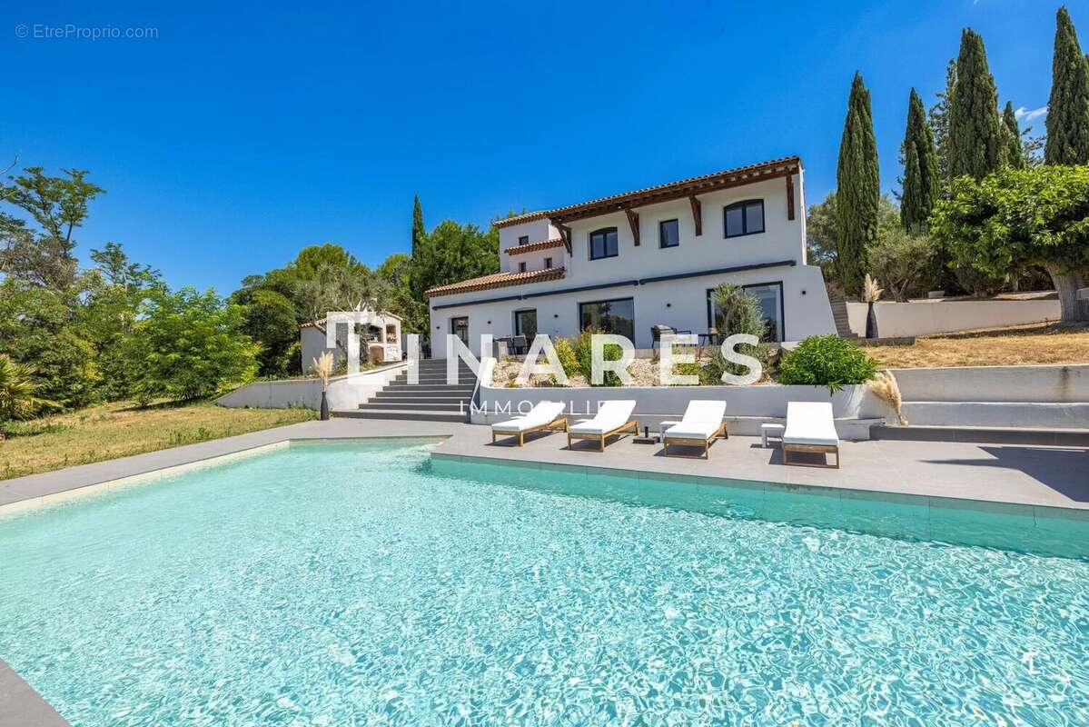 L'ICONIQUE - Villa T6 de 343m² - Dépendance - Piscine - Court de tennis - Terrain de 8000m² - 13420 GEMENOS - photo 27