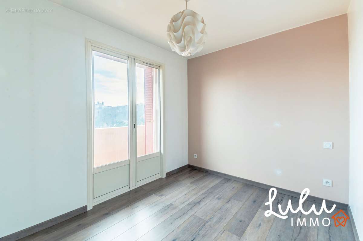 LYON 9ème – Appartement T2 Bis 66m2 avec balcon, cave et garage - photo 9